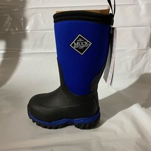 Kids Rugged II Muck Boots child size 8 royal Blue